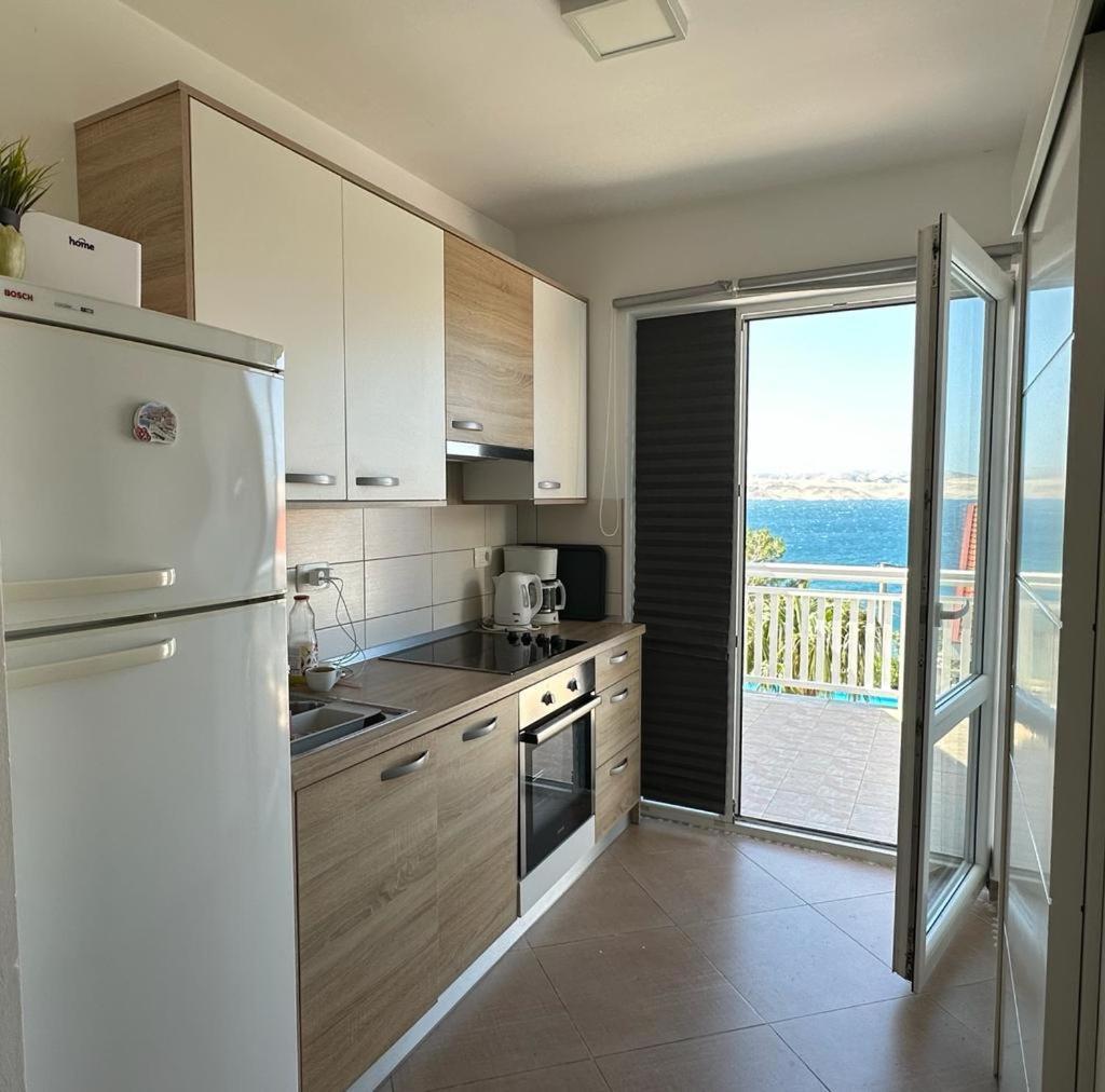 Beachfront Apartments Anita With Pool Karlobag Δωμάτιο φωτογραφία